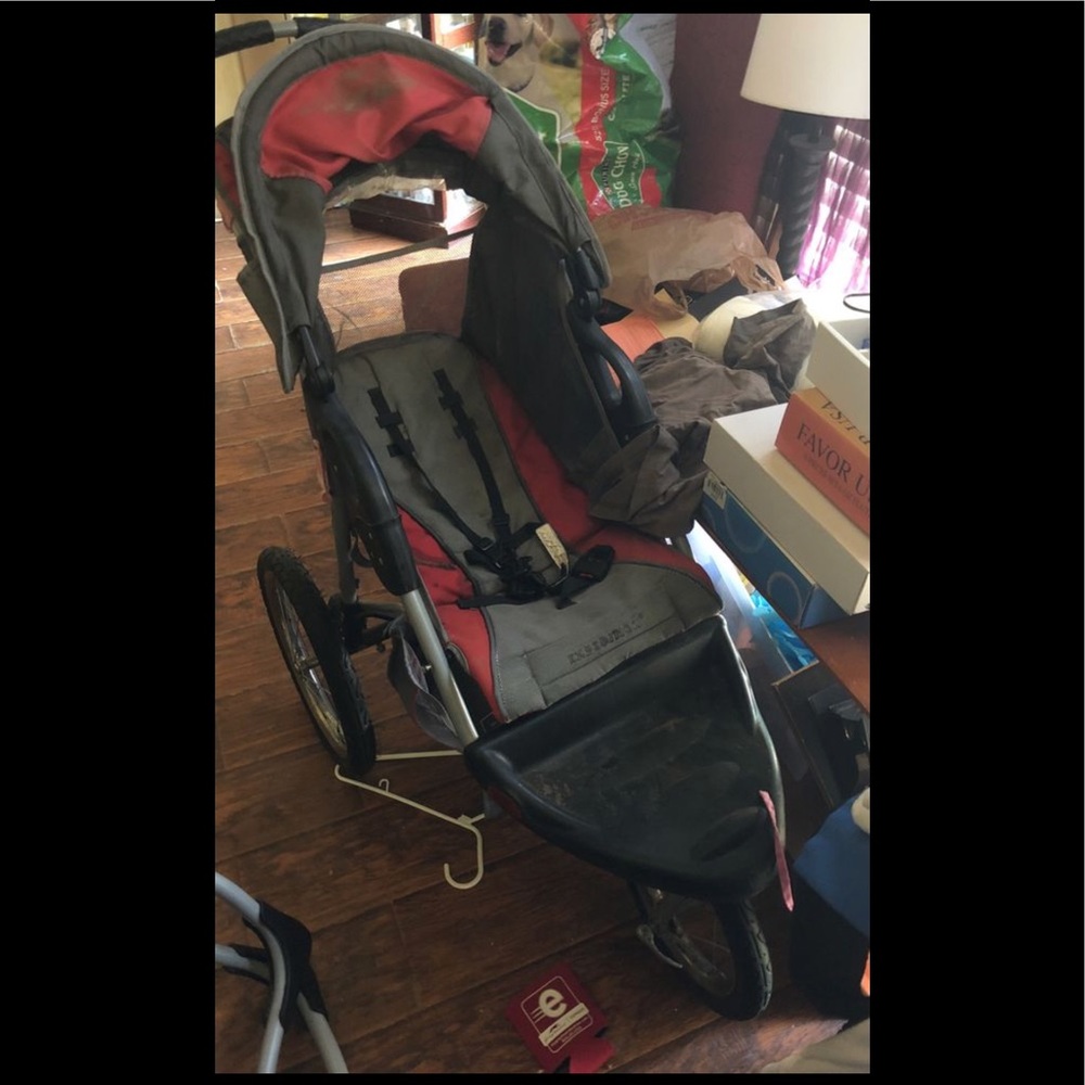 3-wheel baby scroller